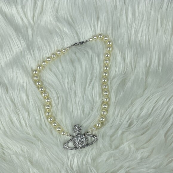 Vivienne Westwood Pearl and Silver Necklace - Picture 4 of 10